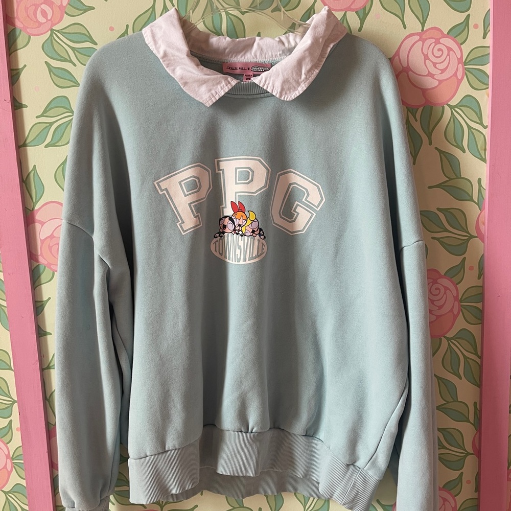 Dollskill x Powerpuff Girls Collared Graphic Sweatshirt